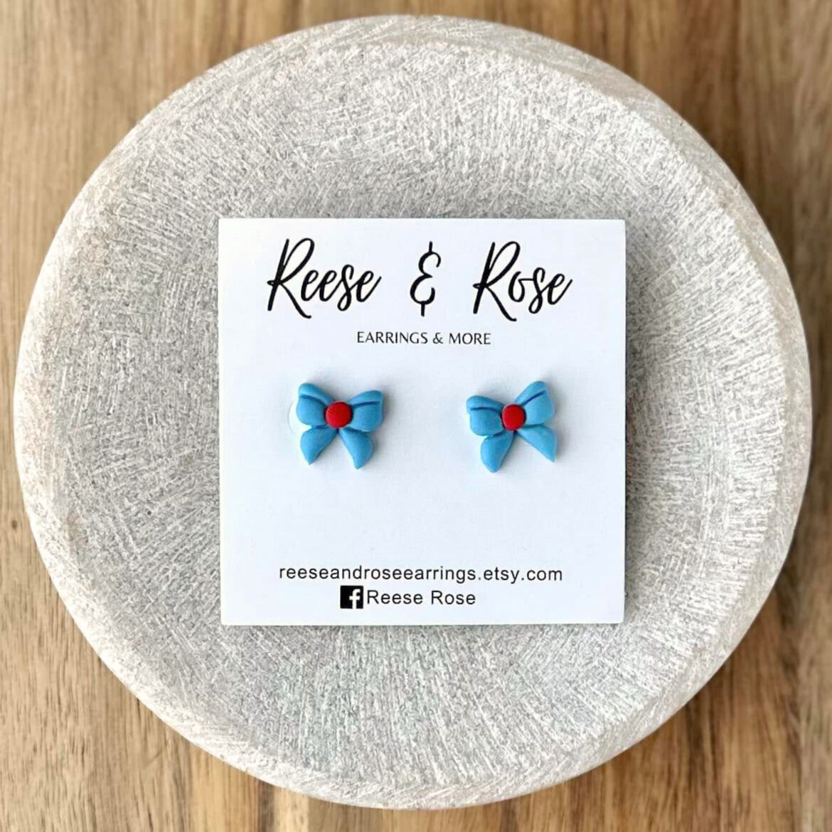 Kings bows stud earrings
