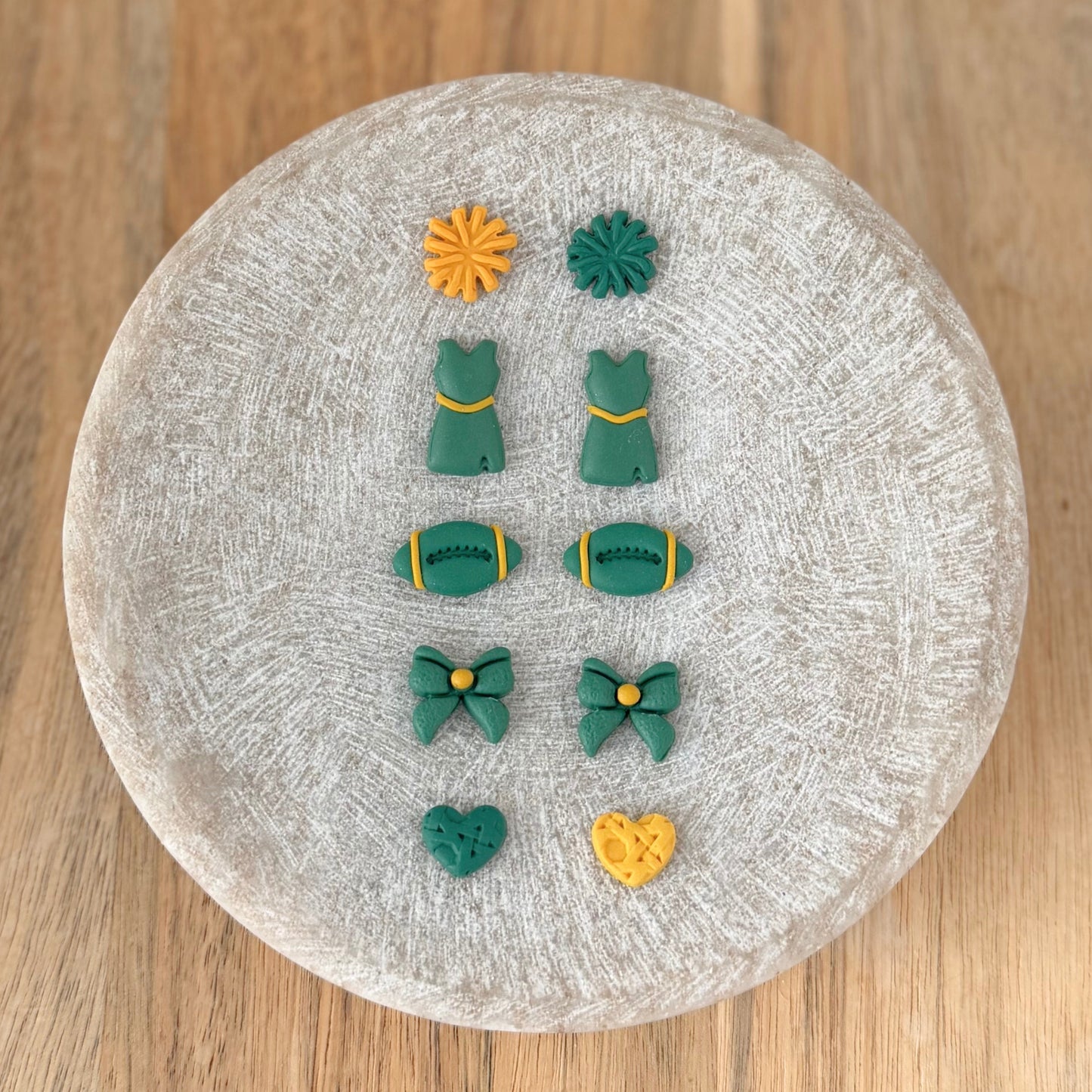 Sycamore Aves studs